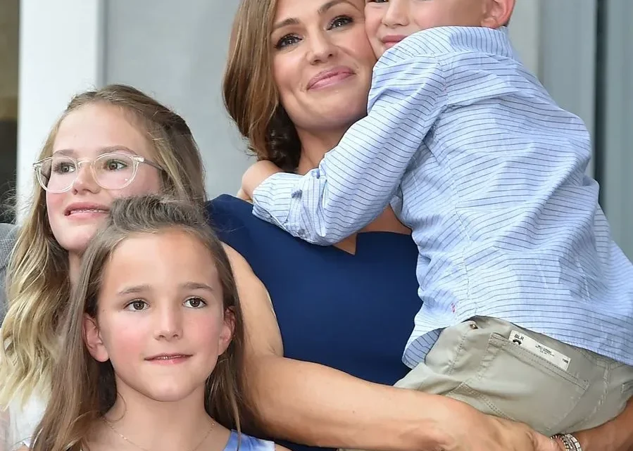 Ben Affleck’s child, Seraphina Rose Elizabeth Affleck Biography: Height, Age, Pictures, Wiki, Net Worth, Boyfriend, Mother