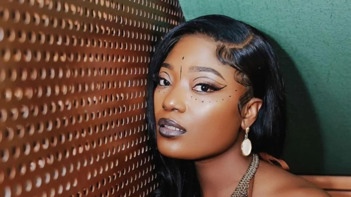 Efya Biography: Age, Net Worth, Boyfriend, Real Name, Husband, Songs, Nationality