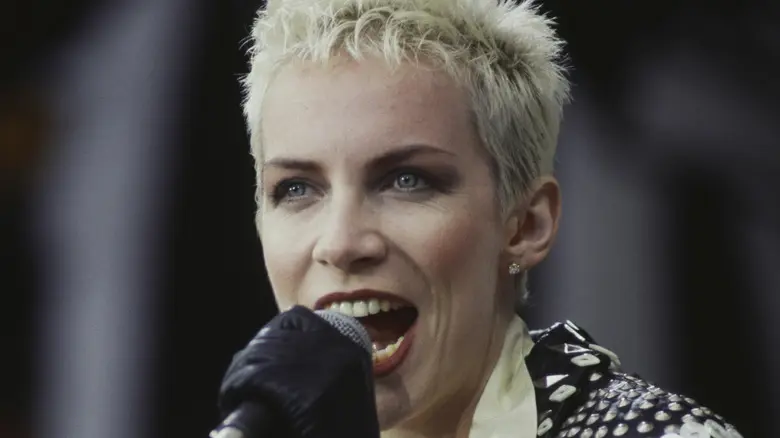Annie Lennox Biography: Parents, Children, Age, Husband, Net Worth, Songs, Height, Wiki, Siblings