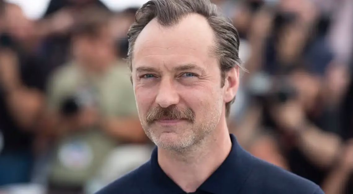 Jude Law Biography: Wife, Movies, Age, Children, Net Worth, TV Shows, Instagram, Siblings, Height, Nationality