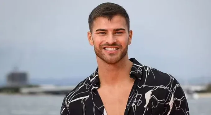 Owen Warner Biography: Age, Net Worth, Parents, Siblings, Height, Instagram, Movies, Awards, Spouse