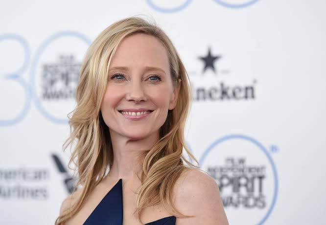 Anne Heche Biography: Age, Movies, Husband, Net Worth, Height, Parents, Children, Nationality