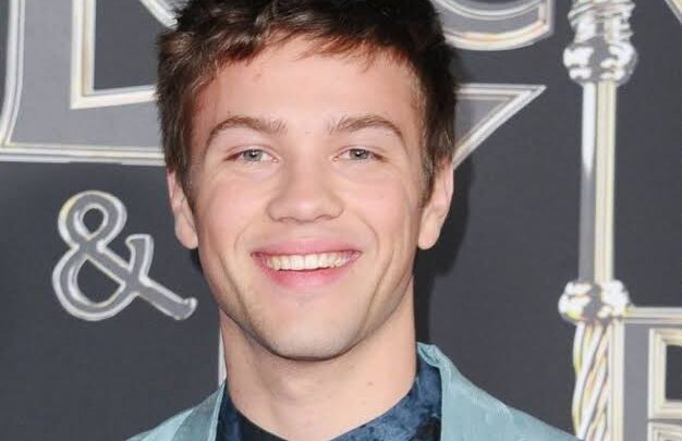 Connor Jessup Biography: Age, Net Worth, Sibling, Parent, Instagram, Height, Wiki, Awards, Movies, Spouse