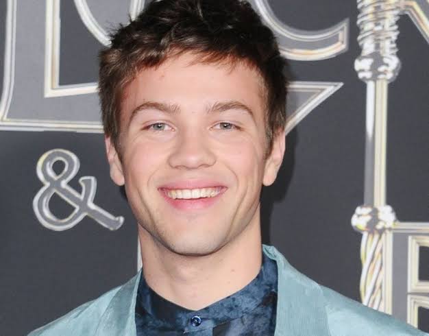 Connor Jessup Biography: Age, Net Worth, Sibling, Parent, Instagram, Height, Wiki, Awards, Movies, Spouse