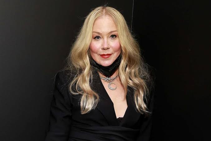 Christina Applegate Biography: Age, Net Worth, Parents, Height, Instagram, Spouse, Children, Wiki, Movies, Awards