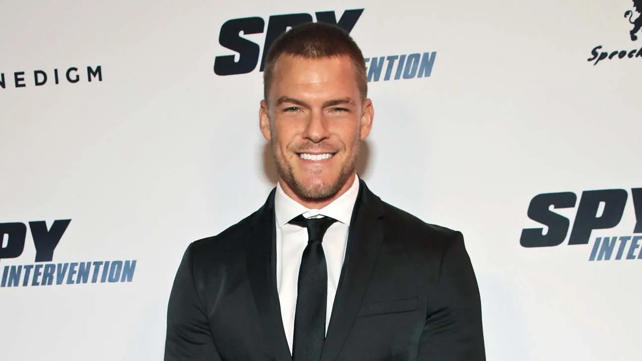Alan Ritchson Biography: Movies, Net Worth, Age, Wikipedia, Wife, Tv ...