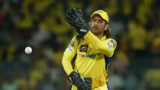 MS Dhoni Biography: Wife, Age, Net Worth, Parents, Siblings, Height, Wikipedia, Nationality