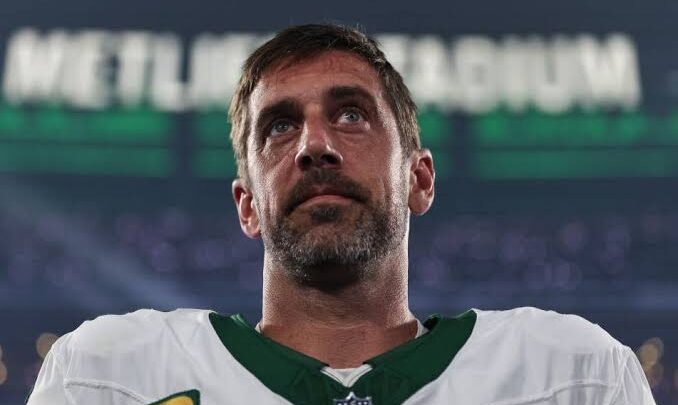 Aaron Rodgers Biography: Age, Wife, Contract, Net Worth, Parents, College, Height, Stats, Salary