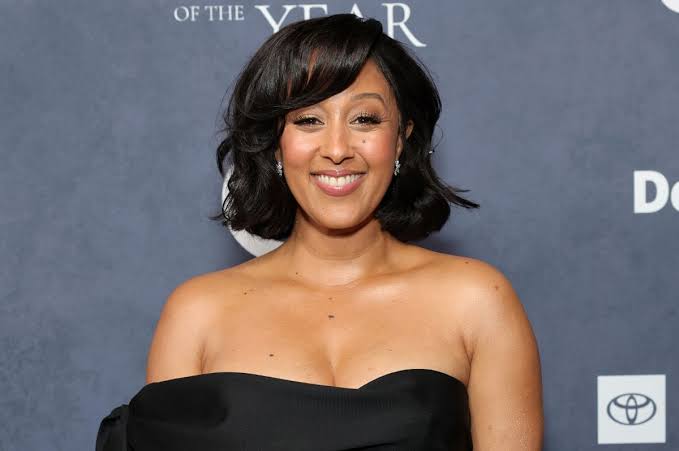Tamera Mowry,