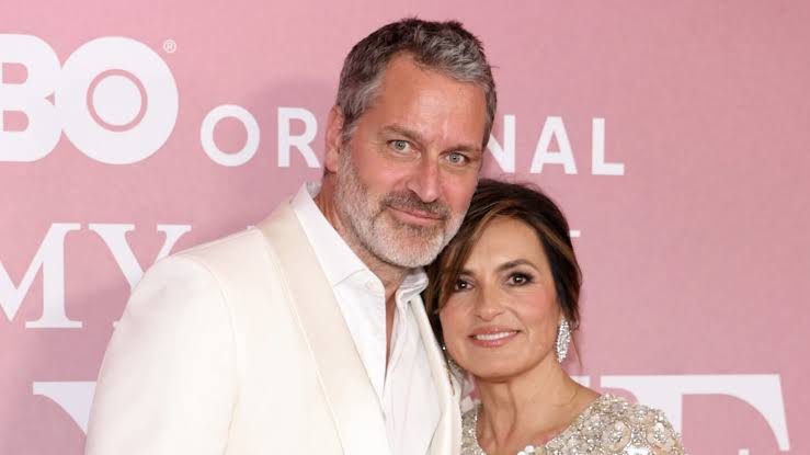 Peter Hermann Biography: Movies, Age, TV Shows, Parents, Height, Children, Siblings, Net Worth, Wife