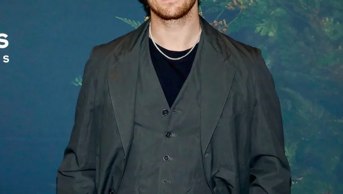 Joe Alwyn Biography: Age, Net Worth, Wife, Career, Movies, Awards, Parents, Siblings