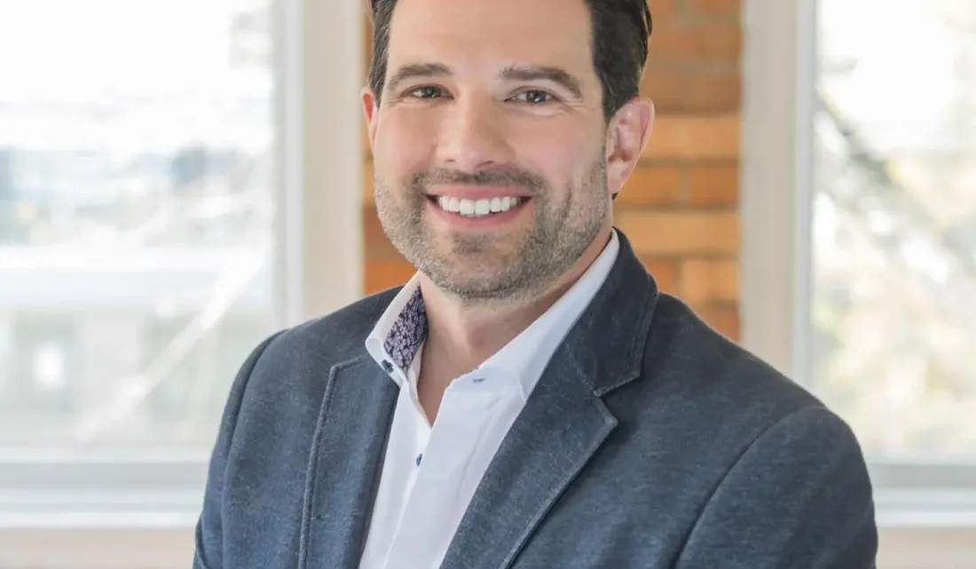 Scott McGillivray Biography: Age, Net Worth, Spouse, Parents, Siblings, Children, Career, Books, Awards