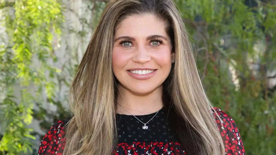 Danielle Fishel Biography: Age, Net Worth, Husband, Children, Parents, Siblings, Career, Awards, Movies, Books