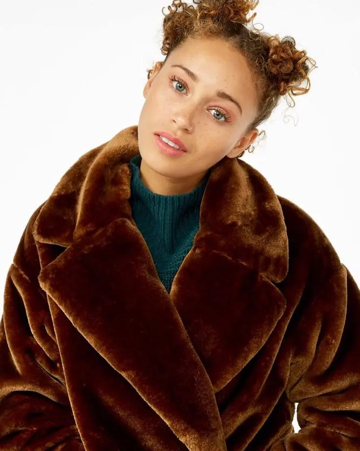 Ella Rae Smith Biography: Age, Net Worth, Parents, Siblings, Career, Movies, TV Shows
