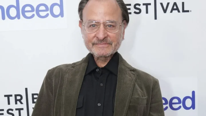 Fisher Stevens Biography: Movies, Wife, Net Worth, Age, Children, TV Shows, Height, Wikipedia
