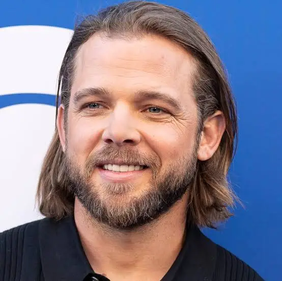 Max Thieriot Biography: Age, Net Worth, Wife, Children, Parents, Siblings, Movies, Wikipedia, Pictures