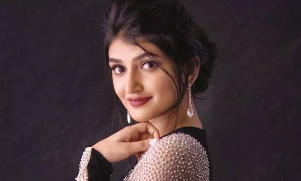 Sreeleela Biography: Age, Net Worth, Instagram, Spouse, Height, Wiki, Parents, Siblings, Movies, Awards