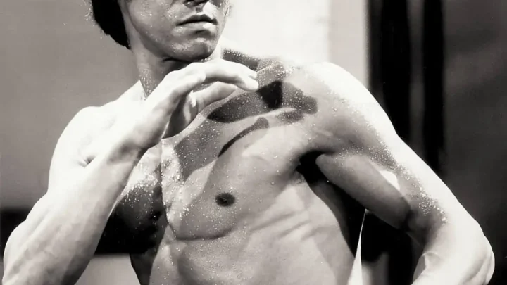 Bruce Lee Biography: Age, Net Worth, Wife, Children, Parents, Career, Movies, Awards, Wikipedia, Pictures, Death