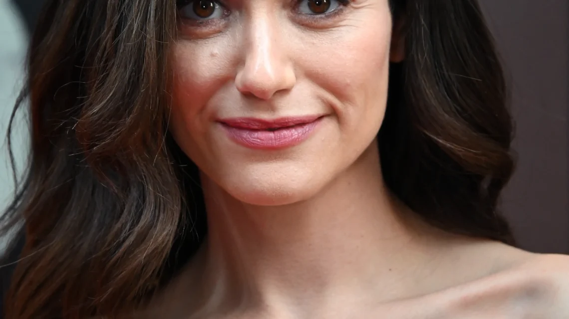 Emmy Rossum Biography: Net Worth, Age, Siblings, Instagram, Spouse, Height, Siblings, Movies & TV Shows, Wiki