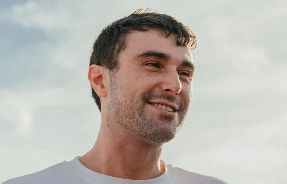 Fred Again Biography: Age, Net Worth, Instagram, Spouse, Height, Wiki, Parents, Siblings, Awards, Songs