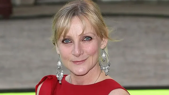 Lesley Sharp Biography: Real Name, Age, Net Worth, Wikipedia, Husband, Children, Movies