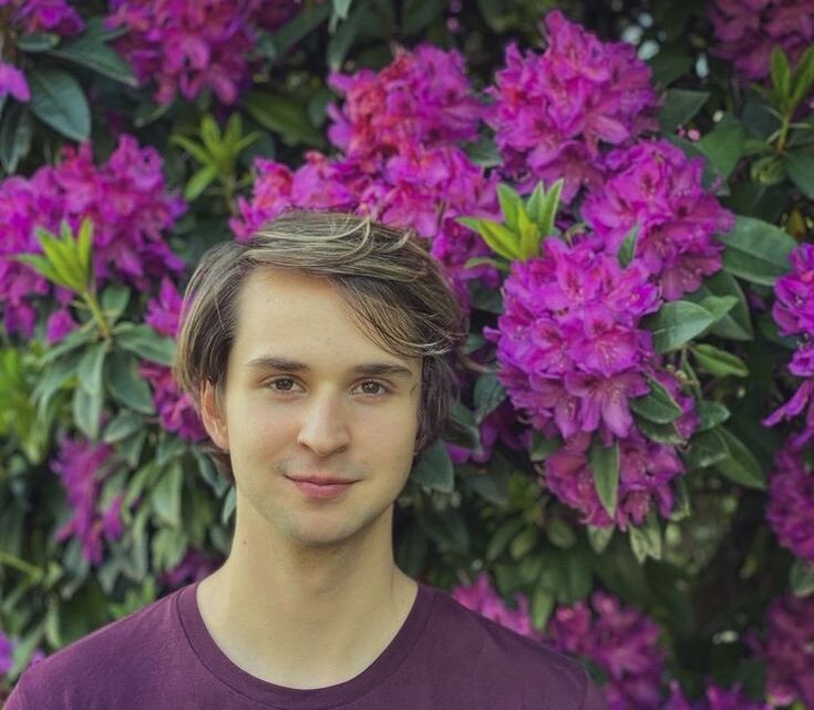 Grayson Maxwell Gurnsey Biography: Age, Net Worth, Wife, Children, Parents, Siblings, Career, Wikipedia, Pictures Grayson Maxwell Gurnsey Biography: Age, Net Worth, Wife, Children, Parents, Siblings, Career, Wikipedia, Pictures