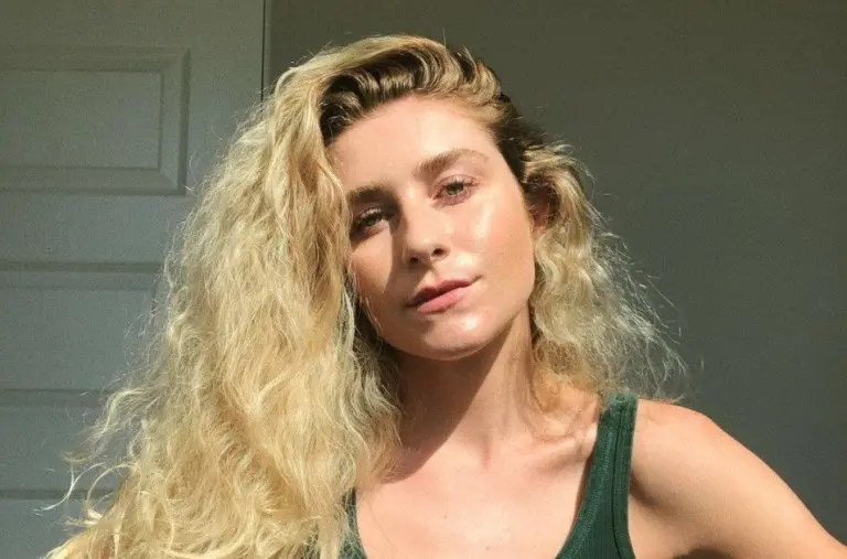 Elizabeth Olsen’s sister, Courtney Taylor Olsen Biography: Age, Net Worth, Husband, Children, Parents, Siblings, Career, Wikipedia