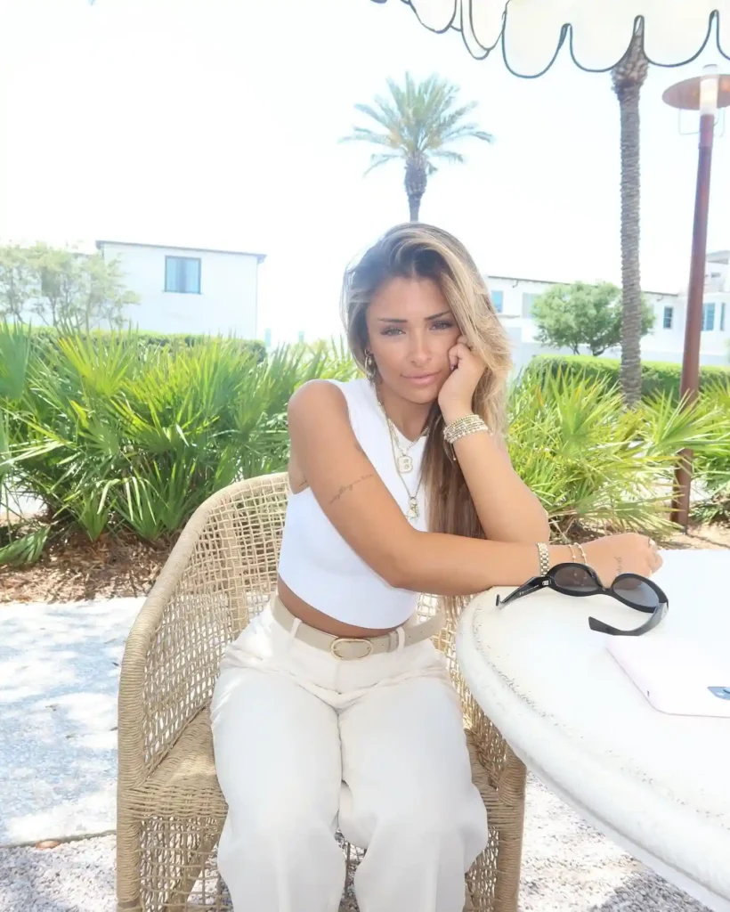 Gabriella Annalisa Biography: Age, Net Worth, Instagram, Spouse, Height, Wiki, Parents, Siblings