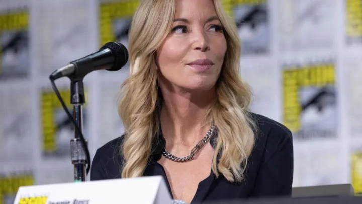 Jeanie Buss Biography: Age, Net Worth, Husband, Children, Parents, Siblings, Career, Awards, Wikipedia, Pictures