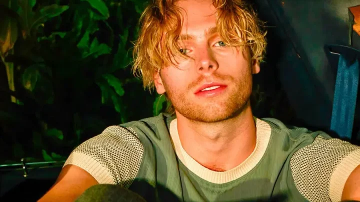 Luke Hemmings Biography: Age, Net Worth, Wife, Children, Parents, Siblings, Career, Songs, Albums, Wikipedia, Pictures