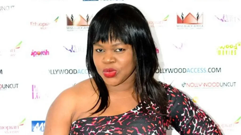 Taiwo Aromokun Biography: Age, Net Worth, Husband, Height, Twin, Pictures, Movies