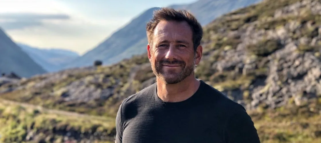 Jason Fox Biography: Age, Net Worth, Instagram, Spouse, Height, Wiki, Parents, Siblings, Songs, Children  