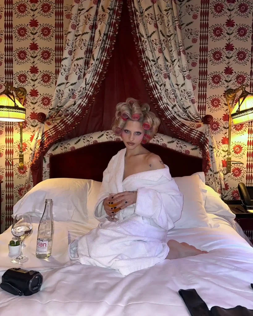 Matty Healy’s fiancée Gabbriette Bechtel Biography: Age, Net Worth, Instagram, Spouse, Height, Wiki, Parents, Siblings, Songs