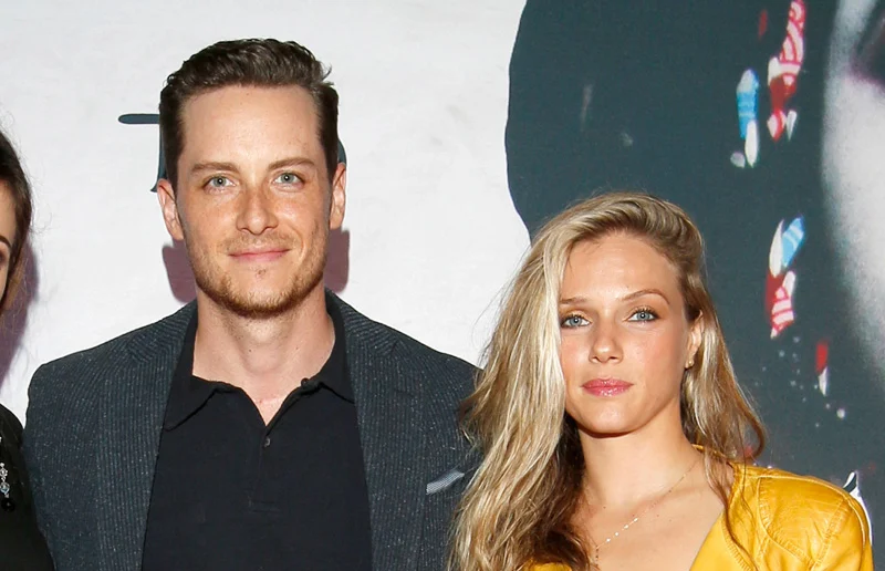 Tracy Spiridakos Biography: Age, Net Worth, Husband, Children, Parents, Siblings, Career, Movies, Awards, Wikipedia