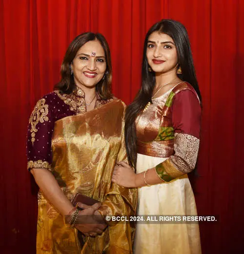 Sree Leela’s mother Swarnalatha Biography: Age, Net Worth, Instagram, Spouse, Height, Wiki, Parents, Siblings
