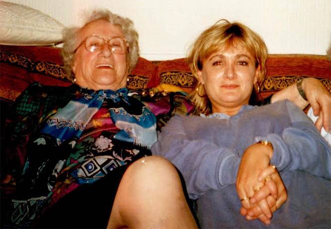 Caroline Aherne’s mother, Maureen Aherne Biography: Age, Net Worth, Instagram, Spouse, Height, Wiki, Parents, Siblings, Daughter