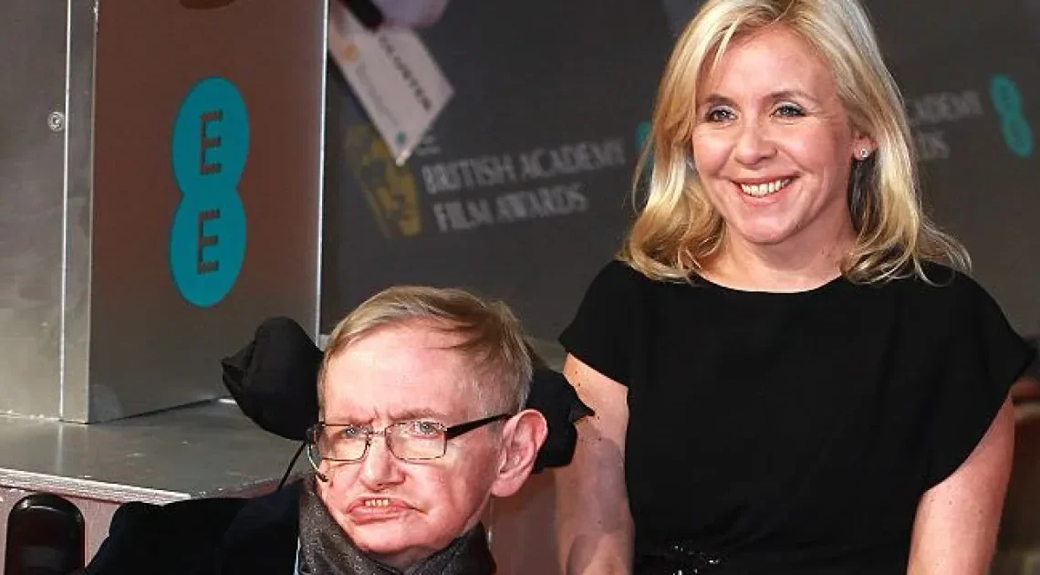 Lucky Hawking Biography: Husband, Children, Age, Height, Net Worth, Instagram, Wikipedia