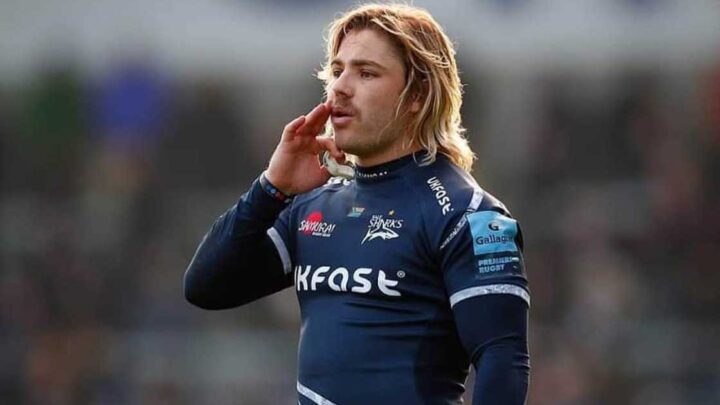 Faf de Klerk Biography: Age, Net Worth, Instagram, Spouse, Height, Wiki, Parents, Siblings, Child, Awards