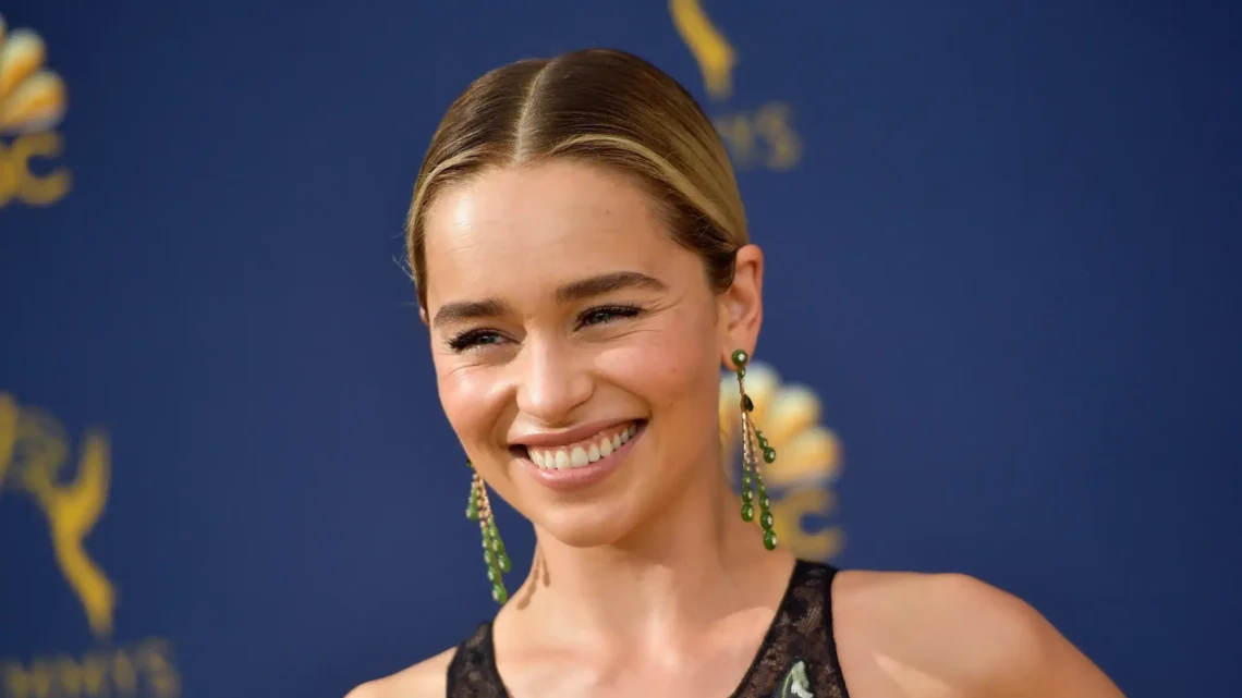 Emilia Clarke Biography: Age, Wikipedia, Net Worth, Movies & TV Shows, Height, Parent