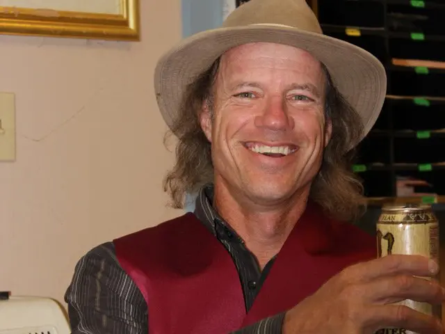 Madelyn Cline’s father, Mark Cline Biography: Age, Net Worth, Instagram, Spouse, Height, Wiki, Parents, Siblings, Children