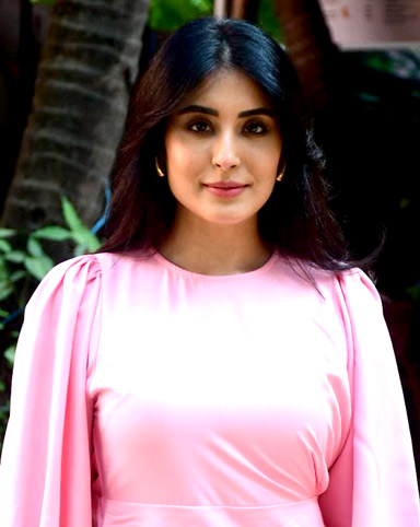 Kritika Kamra Biography: Age, Net Worth, Instagram, Spouse, Height, Wiki, Parents, Siblings, Movies