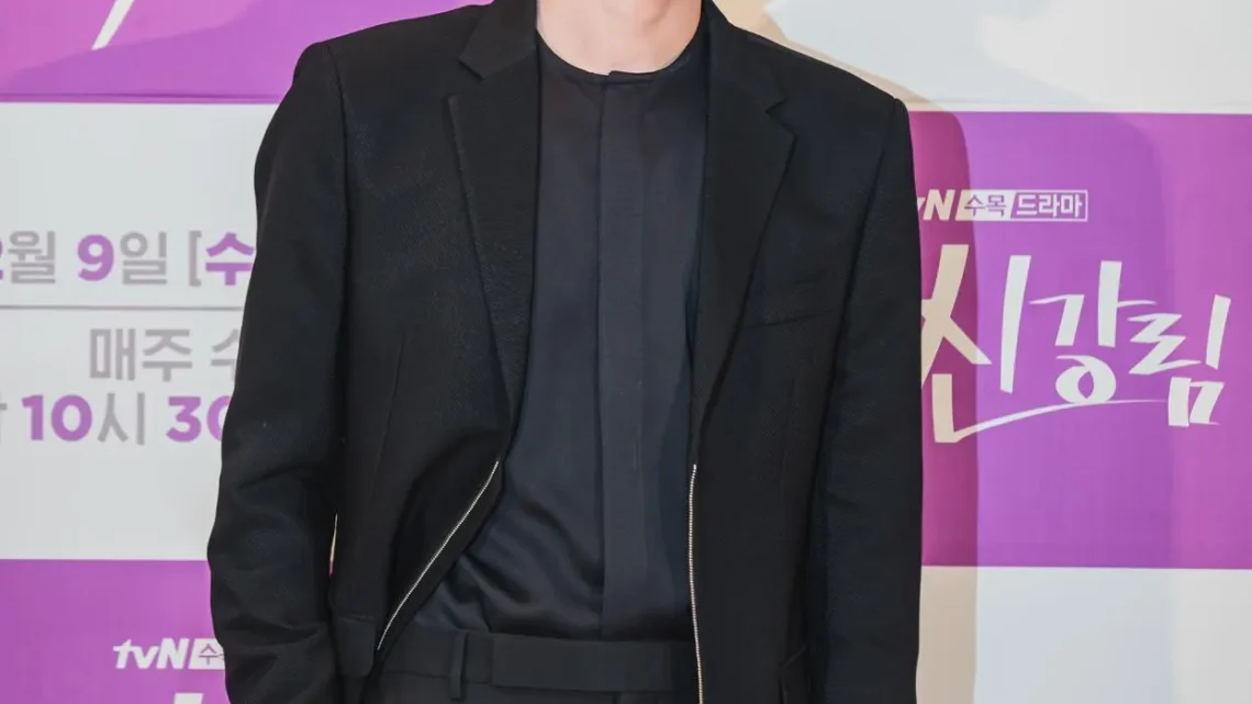 Hwang In-youp Biography: Net Worth, Height, Age, Movies, Girlfriend, TV Shows, Instagram, Partner, Wikipedia