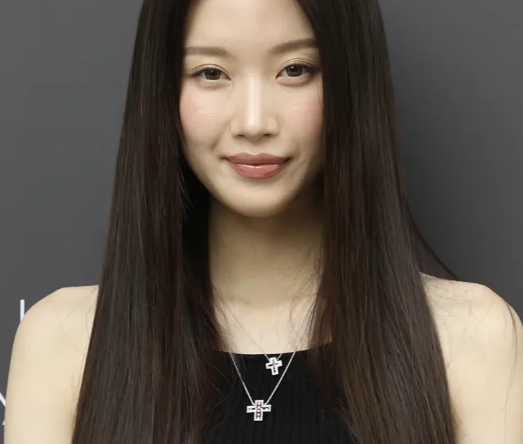 Moon Ga-young Biography: Age, Net Worth, Instagram, Spouse, Height, Wiki, Parents, Siblings, Movies, Awards