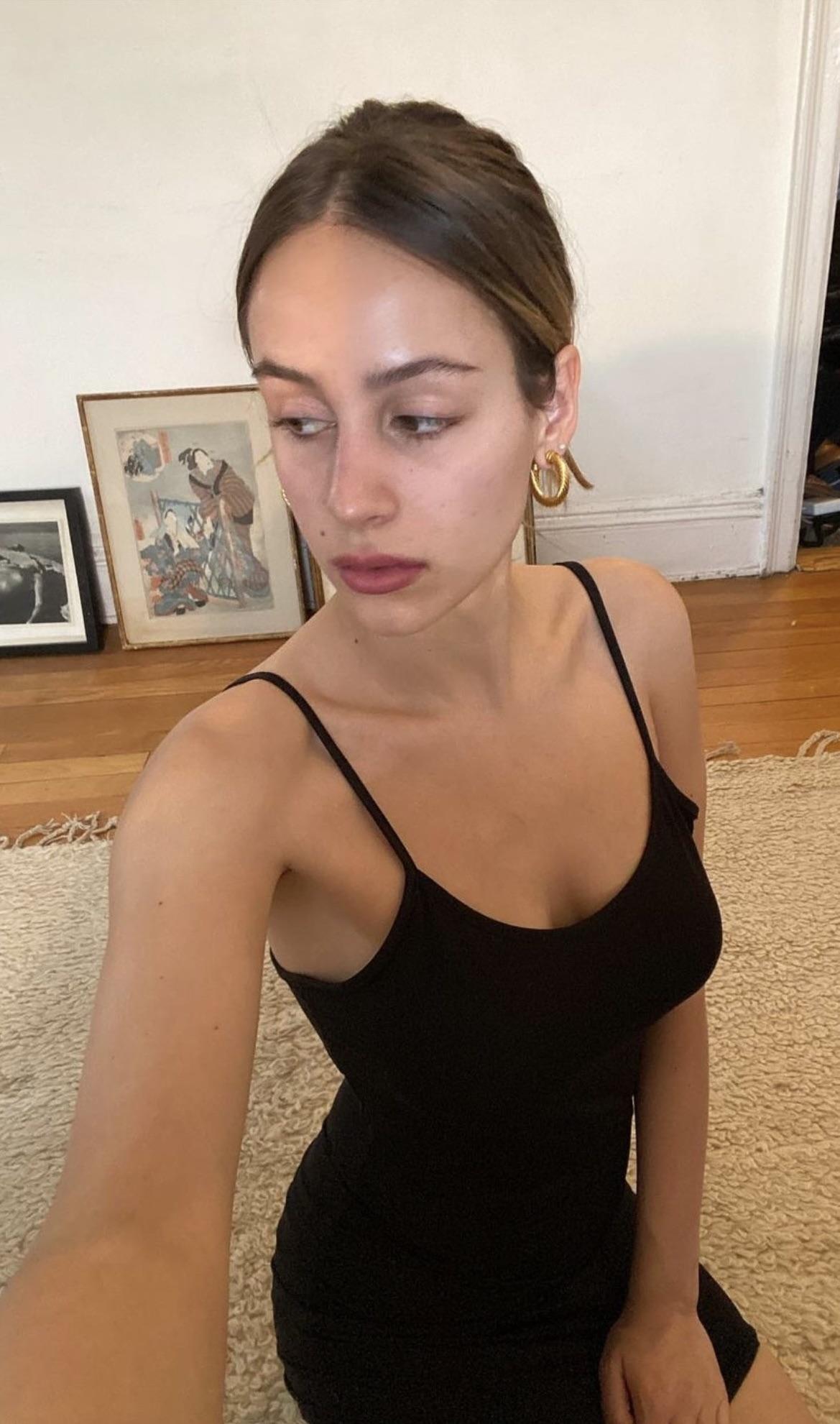 Nell Verlaque Biography: Age, Boyfriend, Parents, Wikipedia, Net Worth