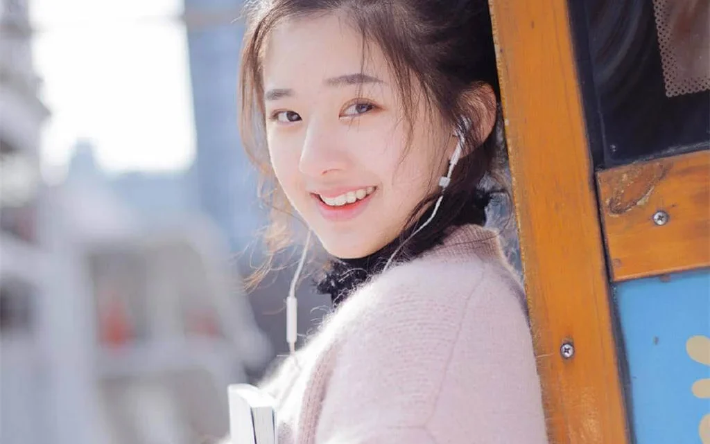 Zhao Lusi Biography: Age, Net Worth, Instagram, Spouse, Height, Wiki, Parents, Siblings, Movies