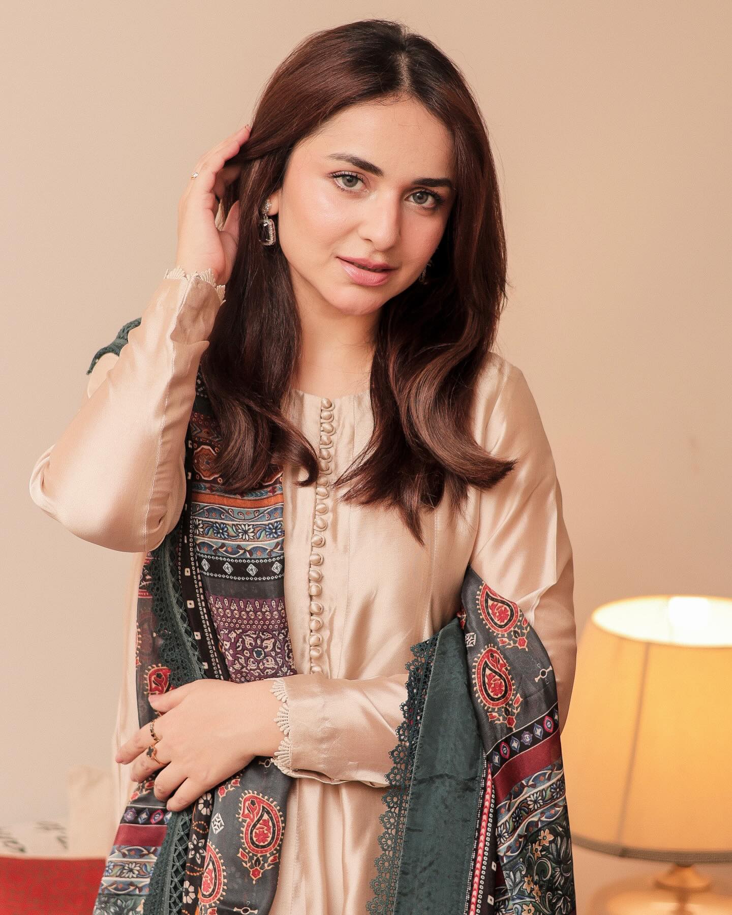 Yumna Zaidi Biography: Age, Net Worth, Instagram, Spouse, Height, Wiki