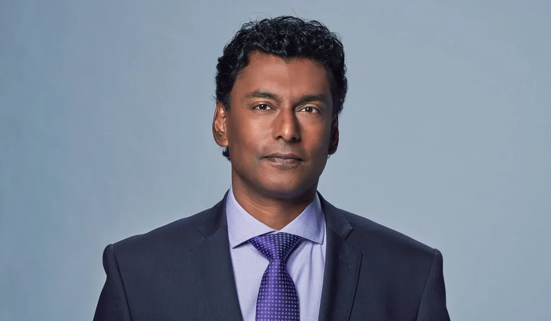 Ian Hanomansing Biography: Age, Net Worth, Instagram, Spouse, Height, Wiki, Parents, Siblings