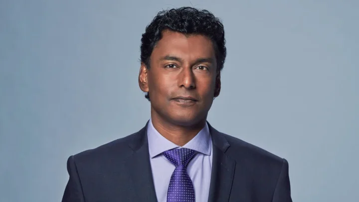 Ian Hanomansing Biography: Age, Net Worth, Instagram, Spouse, Height, Wiki, Parents, Siblings