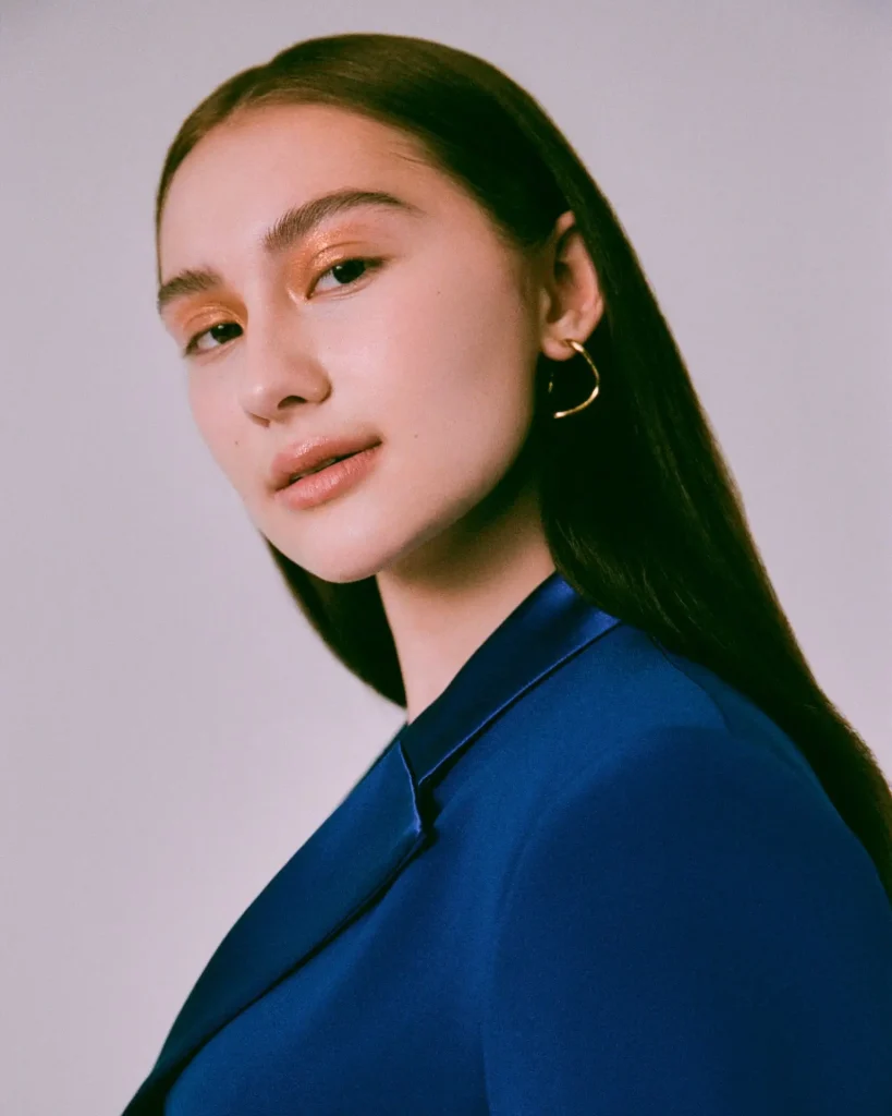 Lola Tung Biography: Boyfriend, Age, Movies, Net Worth, Pictures
