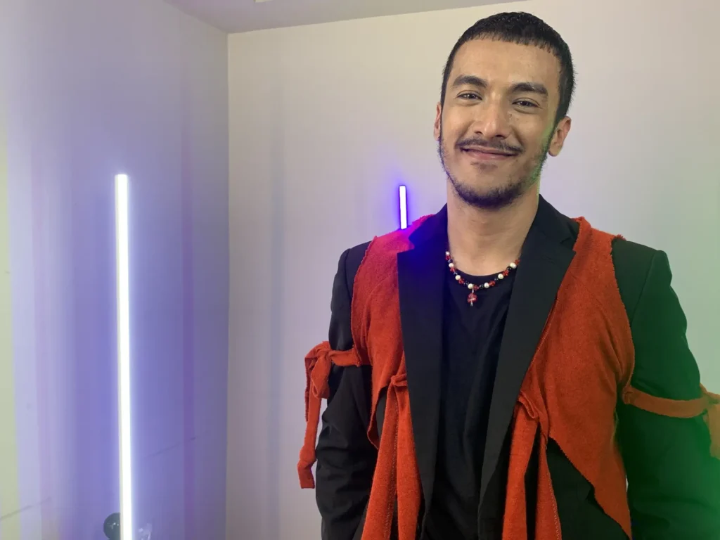 Aziz Hedra Biography: Age, Net Worth, Songs, Girlfriend, Height, Wikipedia